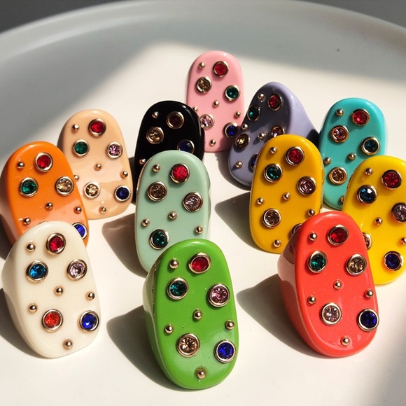 Killer gemstone studded acrylic cocktail ring 7.75 - Picture 6 of 6